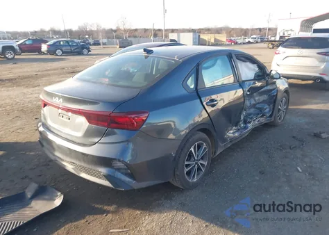 2024 Kia Forte Lxs z USA, uszkodzony, nr VIN 3KPF24AD7RE744339